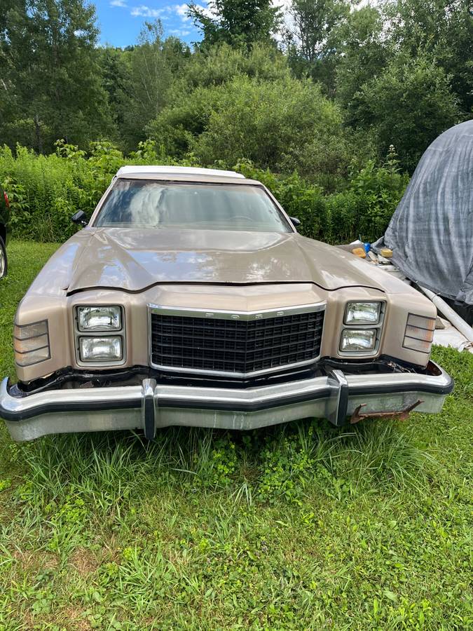 Ford-ranchero-and-chevy-corvette-1977-1