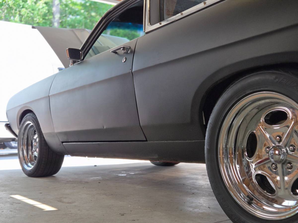 Ford-ranchero-gt-1969-black-2