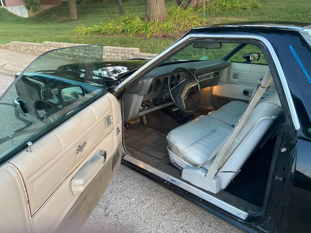 Ford-ranchero-gt-broughm-1979-black-12