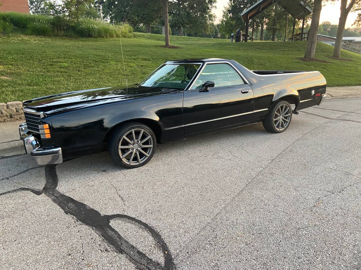 Ford-ranchero-gt-broughm-1979-black-3