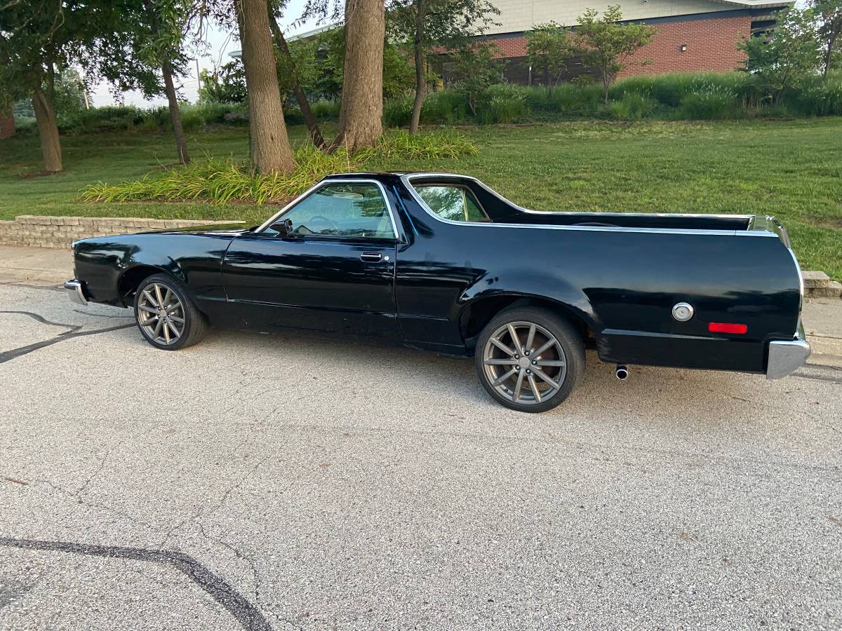 Ford-ranchero-gt-broughm-1979-black