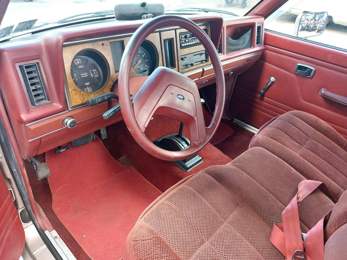 Ford-ranger-xlt-1987-brown