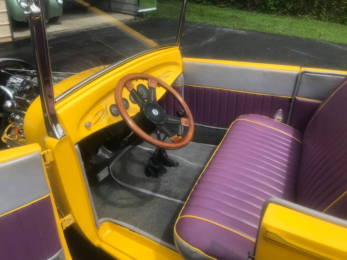 Ford-roadster-1928-2