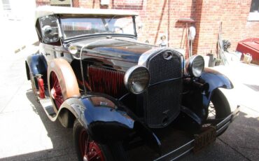 Ford-roadster-1931-black-10