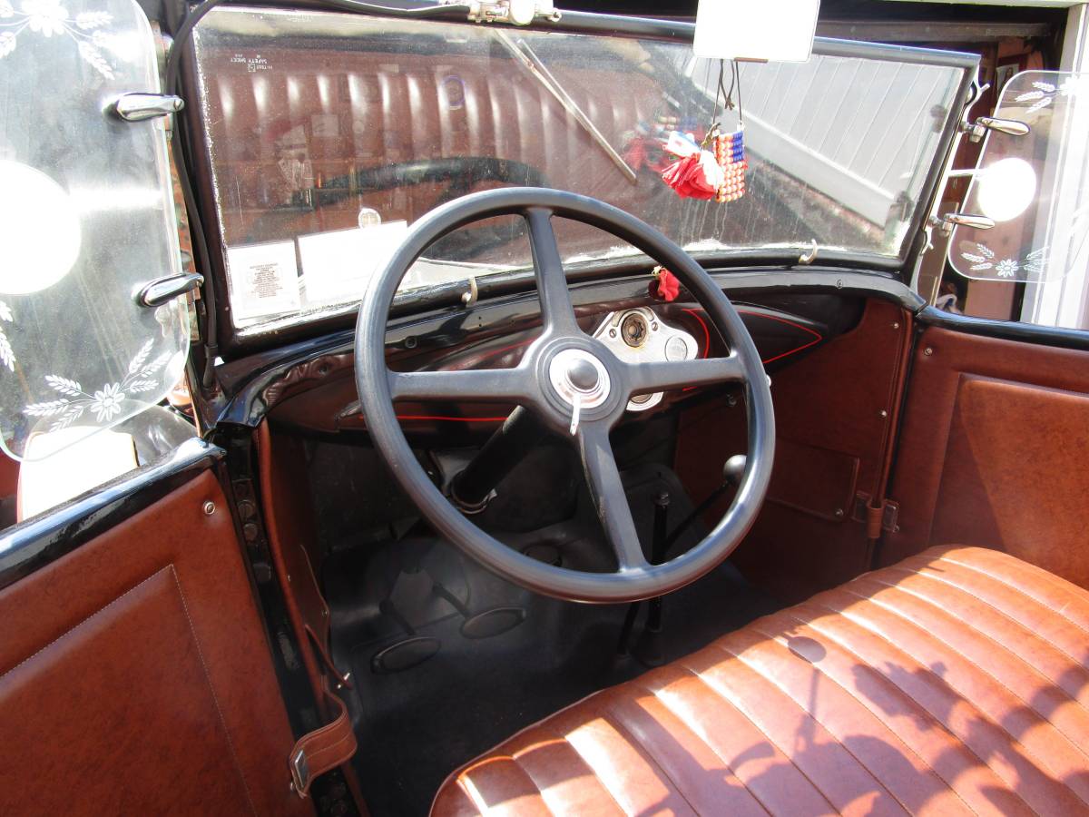 Ford-roadster-1931-black-3