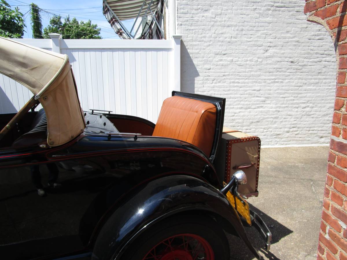 Ford-roadster-1931-black-8