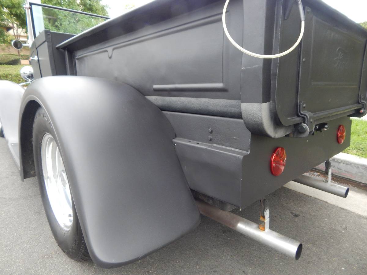 Ford-roadster-pickup-1929-black-19