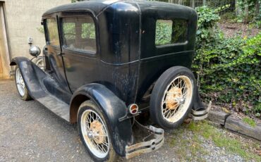 Ford-sedan-1928-black
