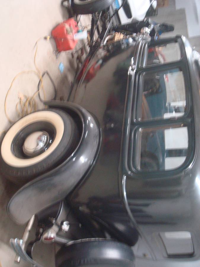 Ford-sedan-1932-black