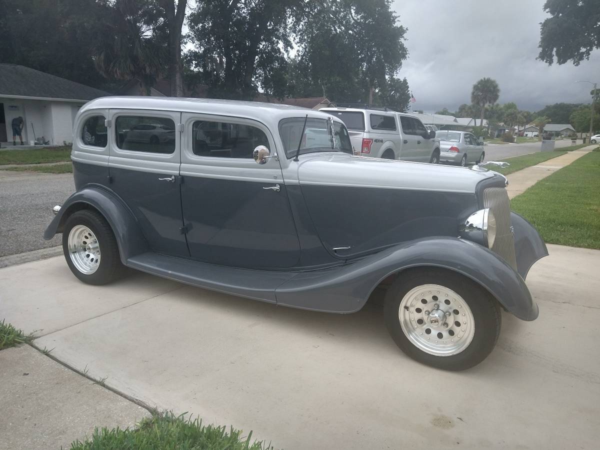 Ford-sedan-1934-grey-3