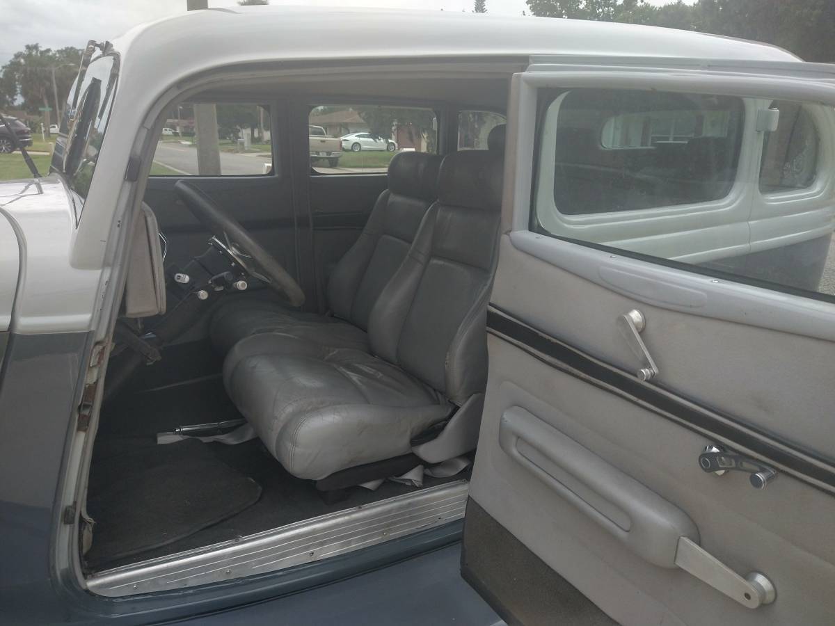 Ford-sedan-1934-grey-4