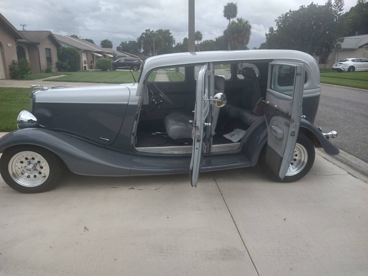 Ford-sedan-1934-grey-5
