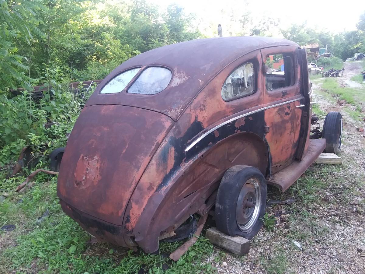 Ford-sedan-1940-10