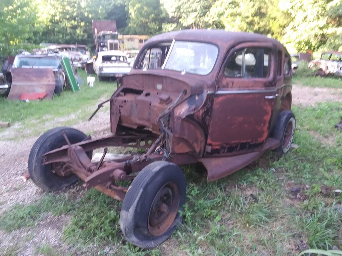 Ford-sedan-1940-12