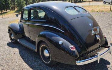 Ford-sedan-1940-black