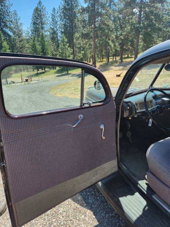 Ford-sedan-1940-black-6