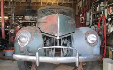 Ford-sedan-1940-green