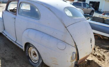 Ford-sedan-1941-grey-5