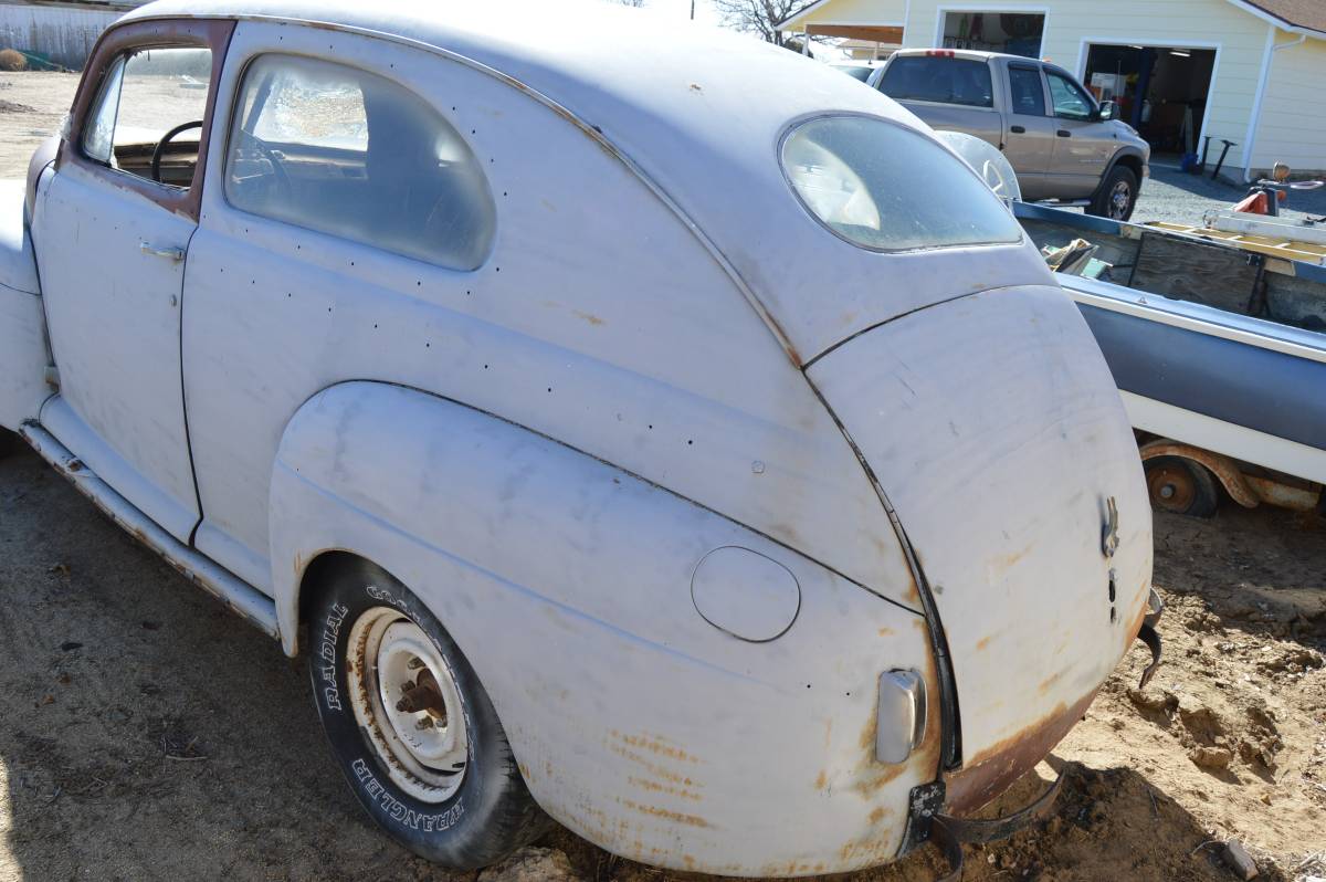 Ford-sedan-1941-grey-5