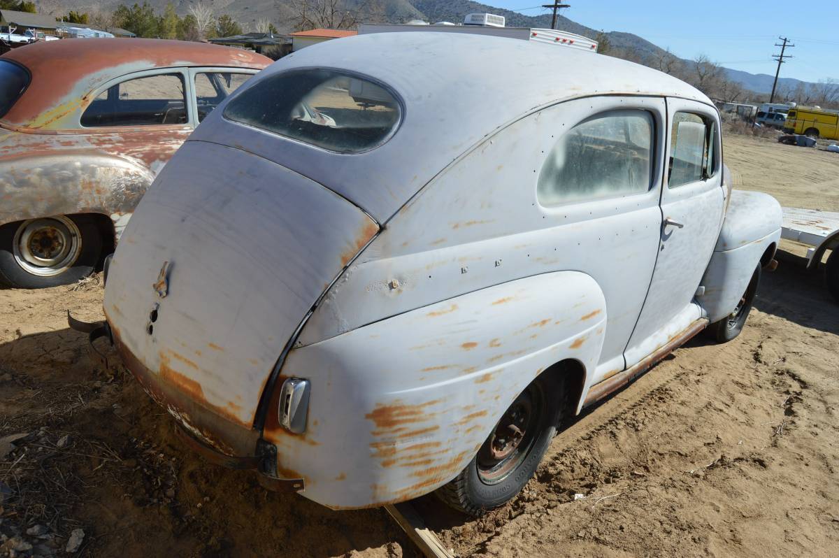 Ford-sedan-1941-grey-7