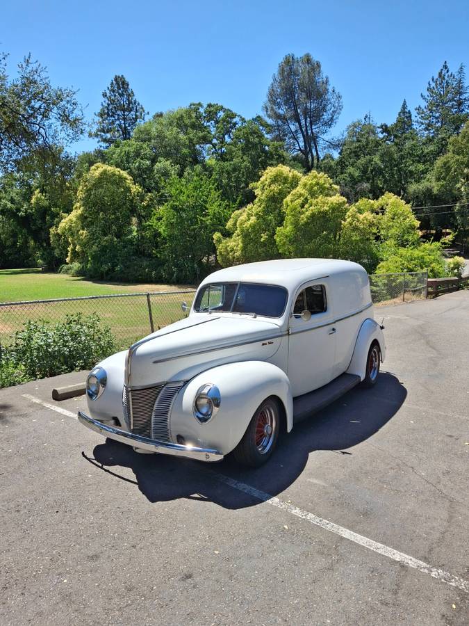 Ford-sedan-delivery-1940-white-3
