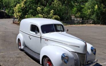 Ford-sedan-delivery-1940-white