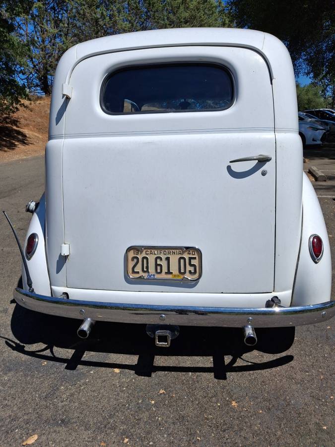 Ford-sedan-delivery-1940-white-4