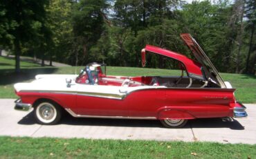 Ford-skyliner-convertible-1970-white-10
