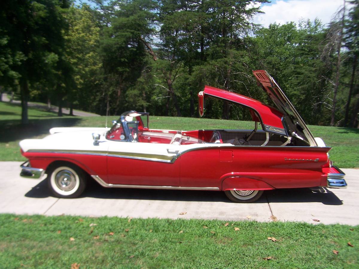 Ford-skyliner-convertible-1970-white-10