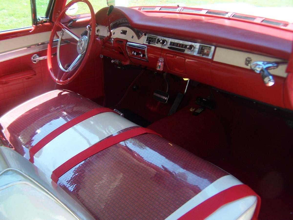 Ford-skyliner-convertible-1970-white-11