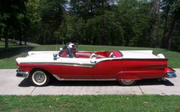 Ford-skyliner-convertible-1970-white-17