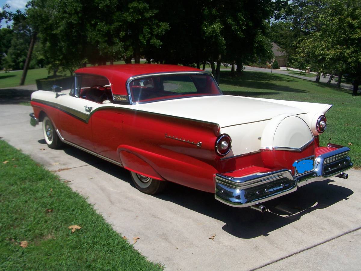 Ford-skyliner-convertible-1970-white-2