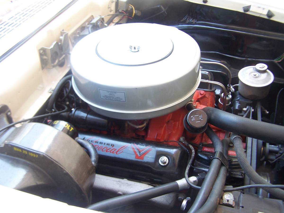 Ford-skyliner-convertible-1970-white-5