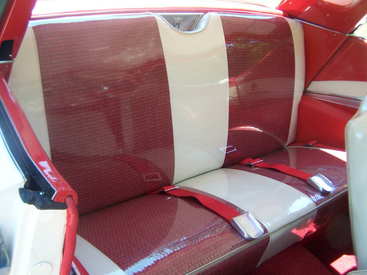 Ford-skyliner-convertible-1970-white-8