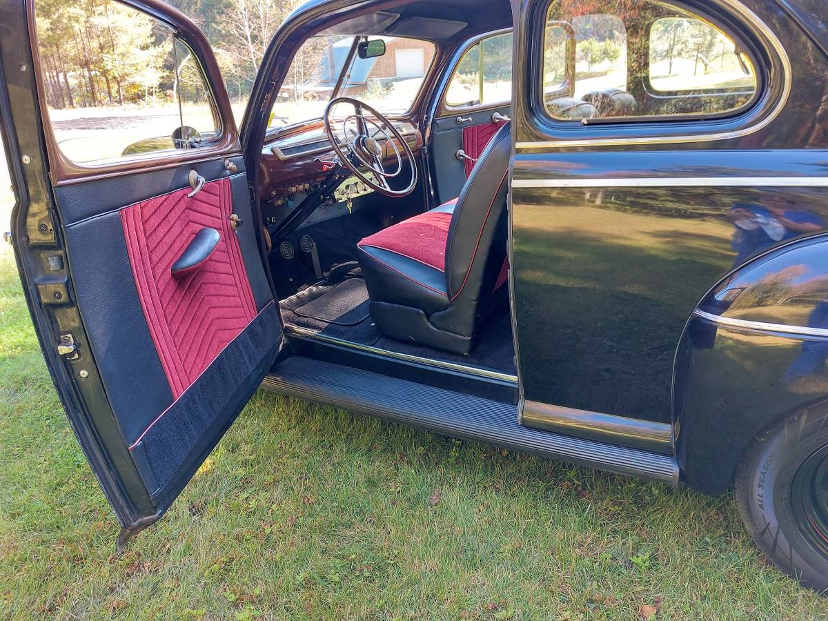 Ford-super-deluxe-1941-black-3