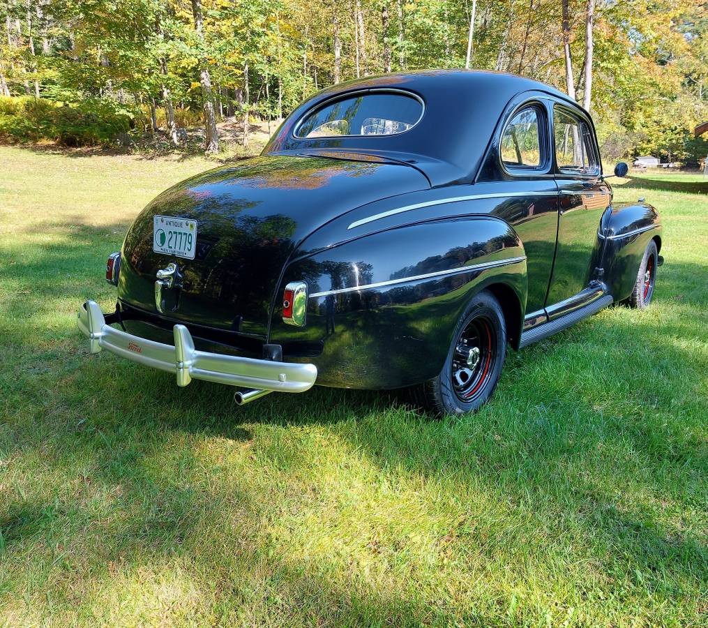 Ford-super-deluxe-1941-black-4