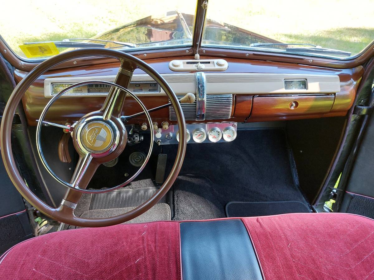 Ford-super-deluxe-1941-black-6