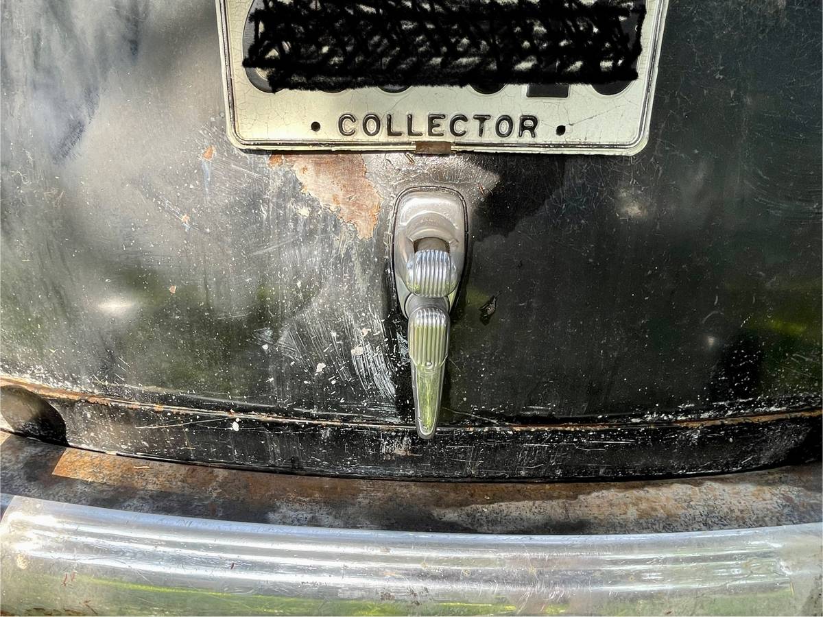 Ford-super-deluxe-1947-black-13
