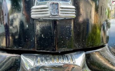 Ford-super-deluxe-1947-black