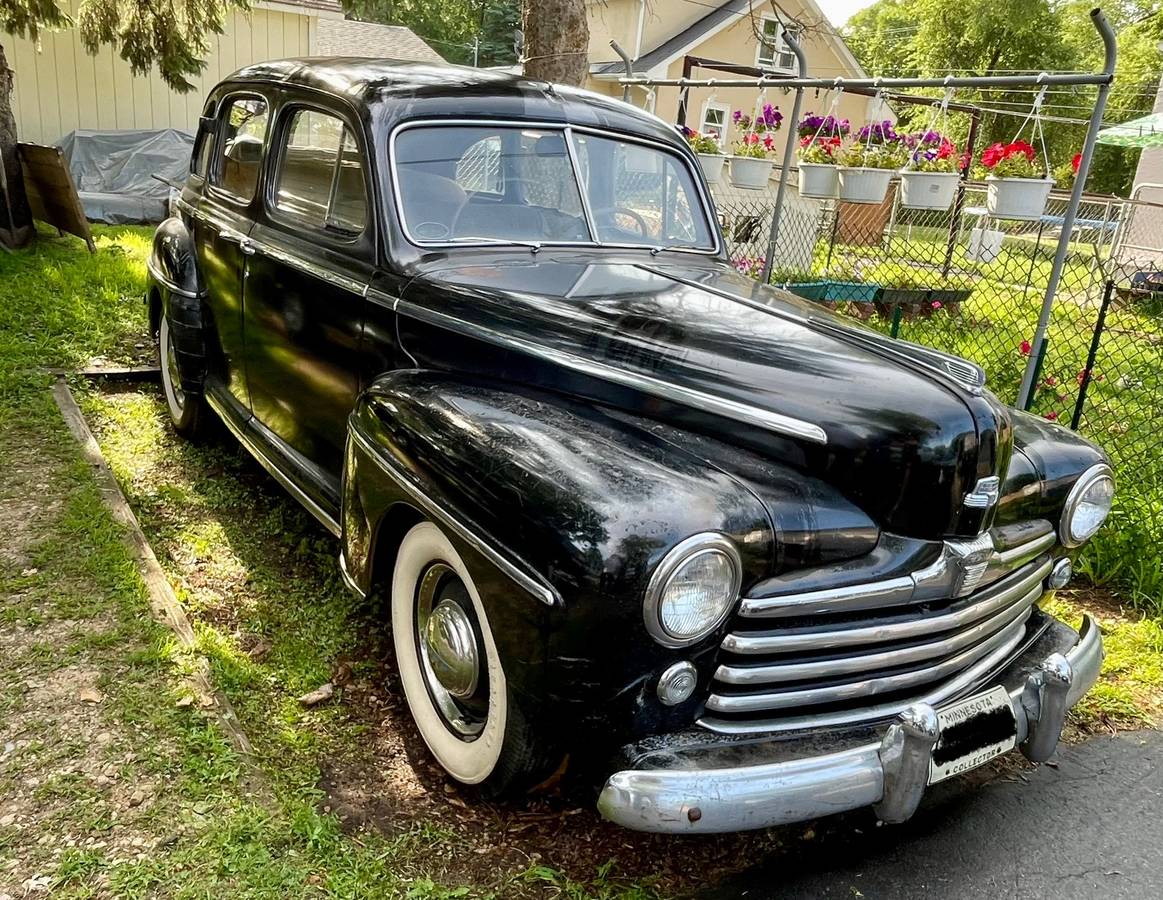 Ford-super-deluxe-1947-black-6