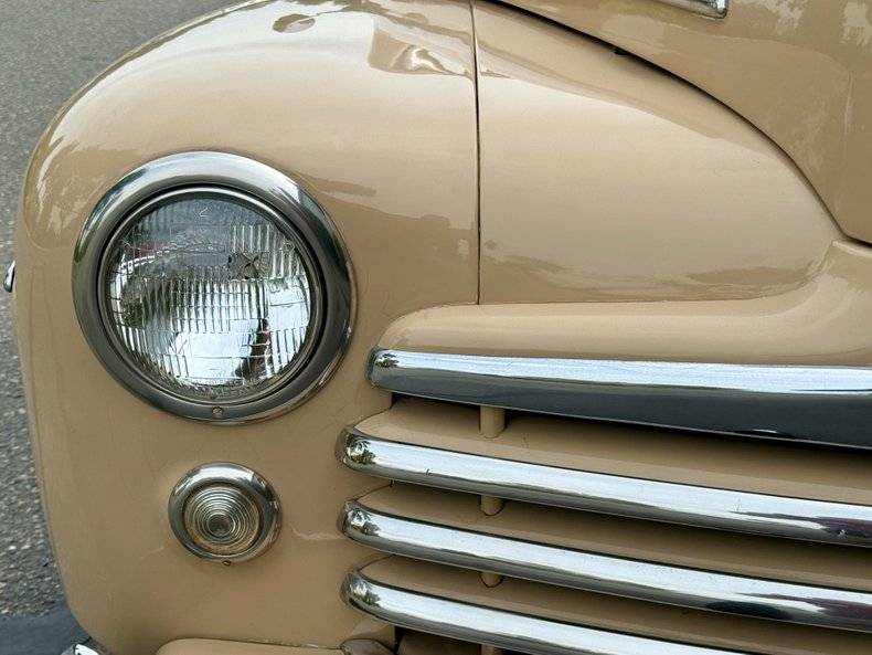 Ford-super-deluxe-1947-custom-20