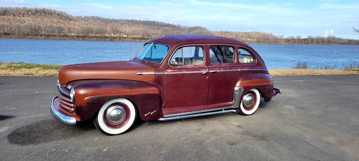 Ford-super-deluxe-1947-custom-23