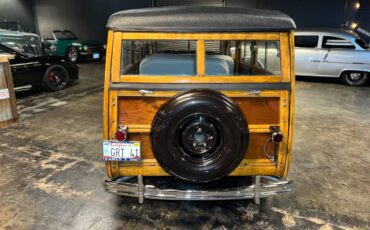 Ford-super-deluxe-woody-1941-brown-11