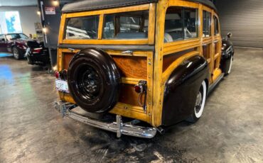 Ford-super-deluxe-woody-1941-brown-13