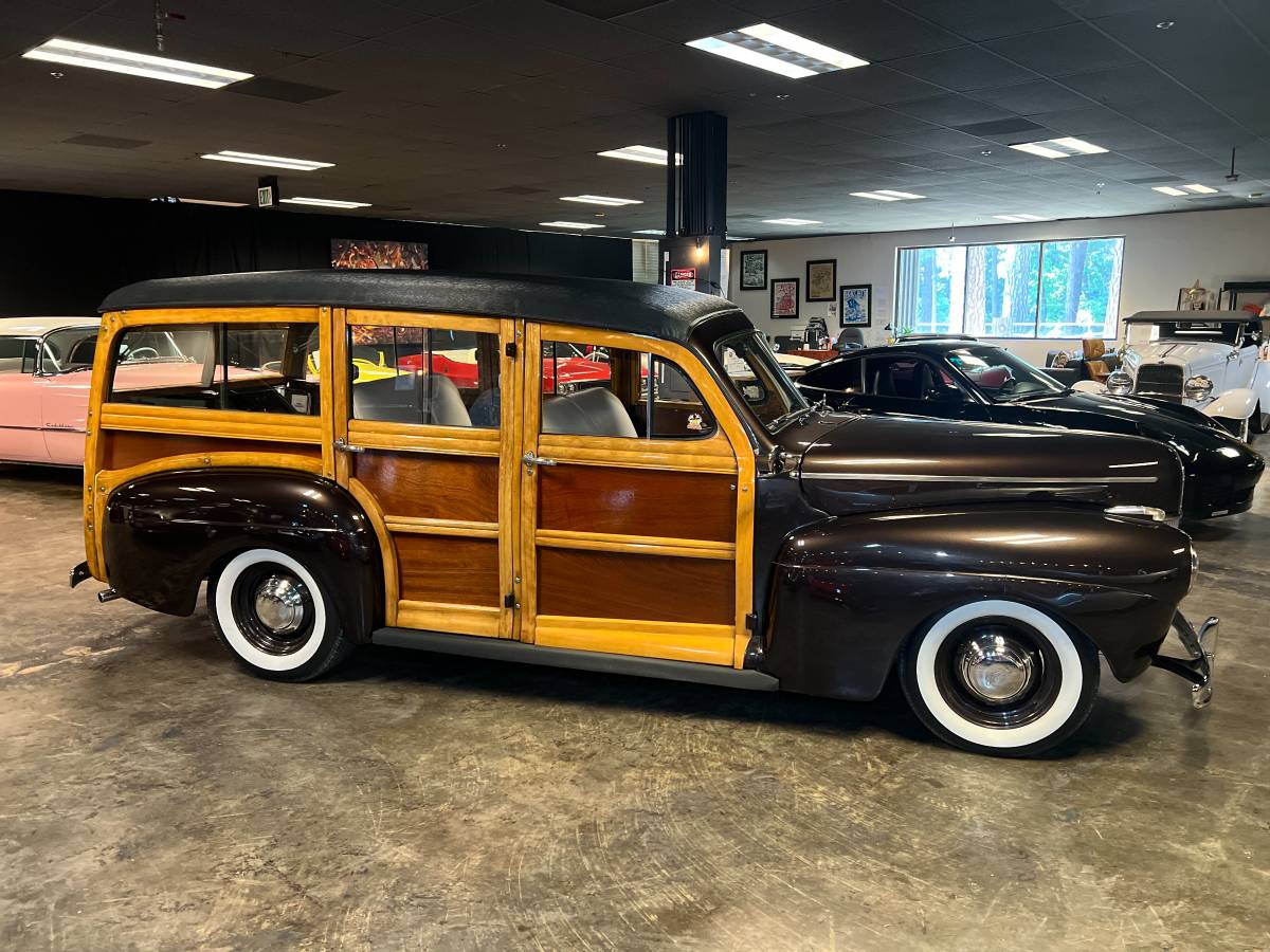 Ford-super-deluxe-woody-1941-brown-15