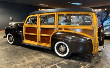Ford-super-deluxe-woody-1941-brown-3