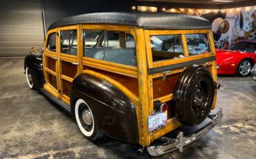 Ford-super-deluxe-woody-1941-brown-4