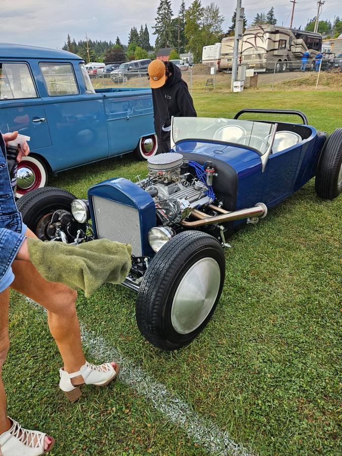Ford-t-bucket-1922-blue-3
