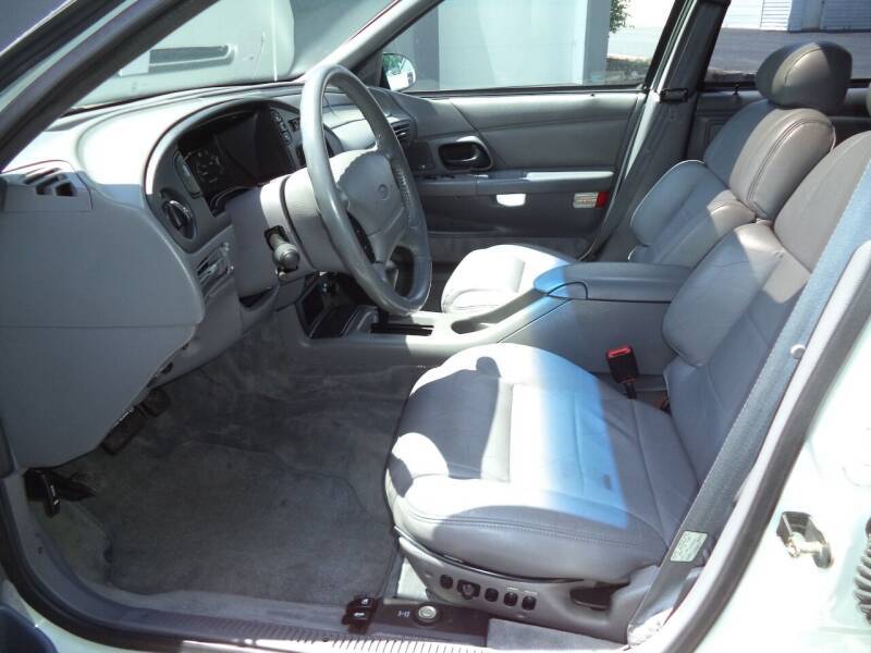 Ford-taurus-sho-1993-white-10