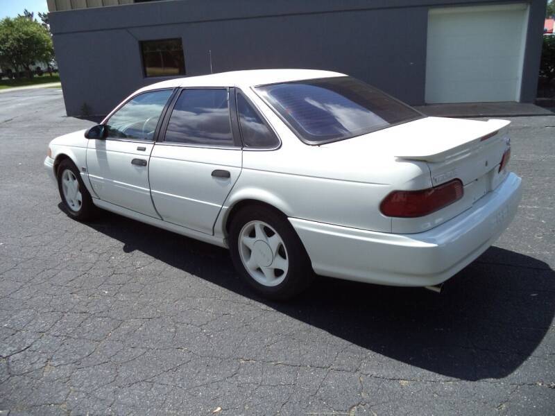 Ford-taurus-sho-1993-white-2